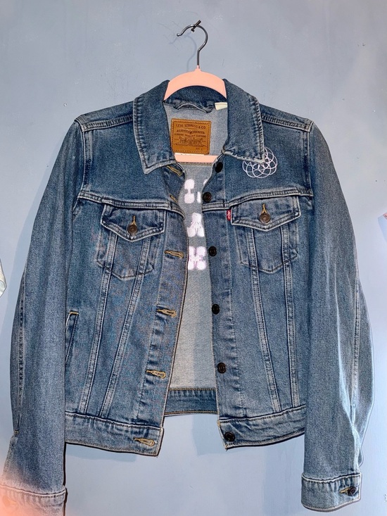Levi's Jackets & Blazers - Levi’s Premium Denim Jacket Large Custom Embroidered Graphic Back